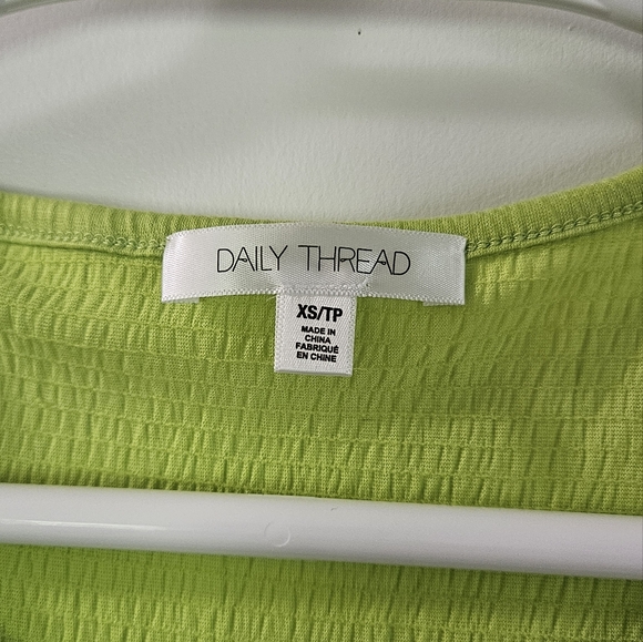 Cold shoulder dress - Picture 3 of 3